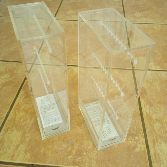“Only 1 available “  MUJI Acrylic stand case for earrings and necklaces - Picture 2 of 2